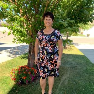 Meet your Posher, Mona